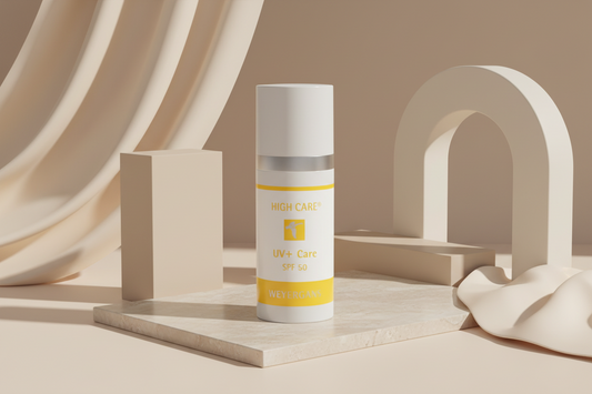Dettaglio texture UV+ Care SPF 50 Weyergans High Care su sfondo bianco.