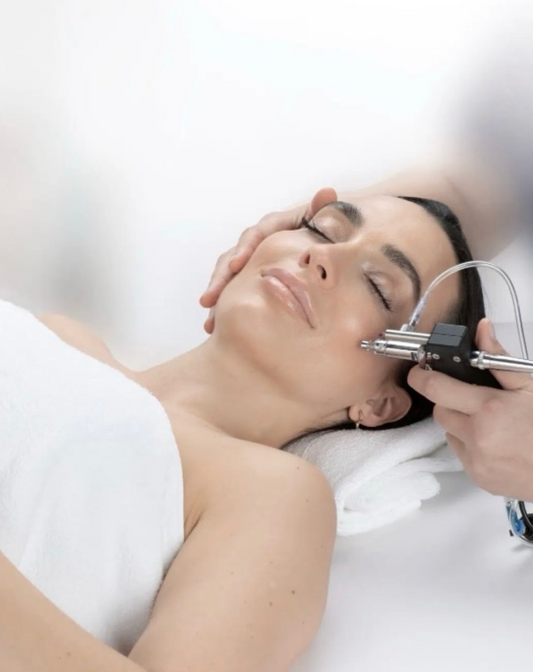 Rituale Lumière Lift & Bright con Iono-Jet, ossigenoterapia e maschera Timeless – Weyergans High Care Milano.