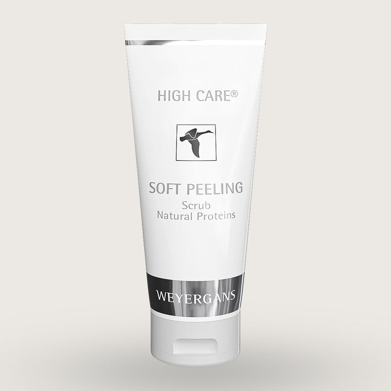 Tubetto di scrub esfoliante delicato High Care di Weyergans su sfondo biege.