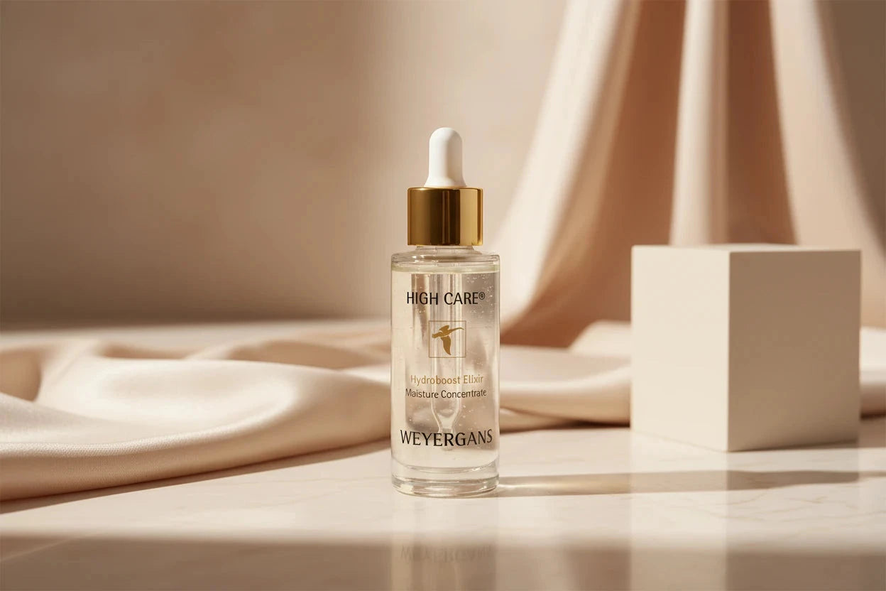 Dettaglio texture Hydroboost Elixir Weyergans High Care su sfondo bianco.
