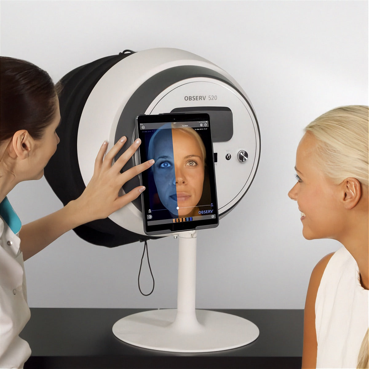 Analisi della pelle con tecnologia OBSERV per una valutazione professionale personalizzata – Weyergans High Care Milano.