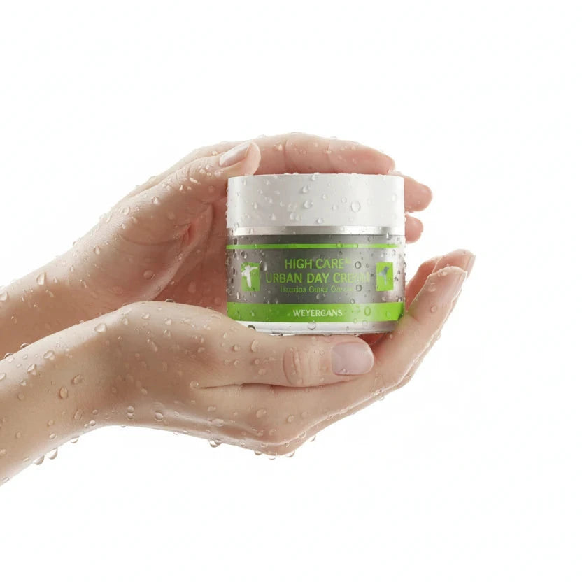 Dettaglio texture Urban Day Cream Weyergans High Care su sfondo bianco.
