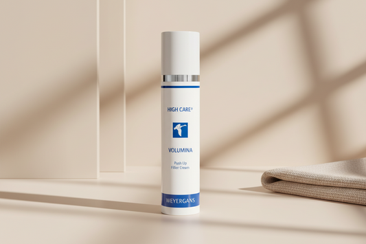 Dettaglio texture Volumina Weyergans High Care su sfondo bianco.